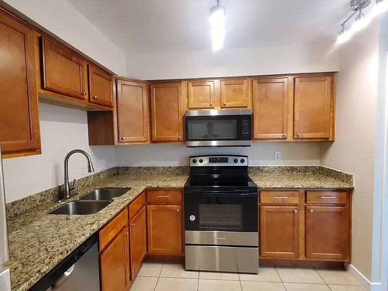 Mountain View Condos — Photo 11