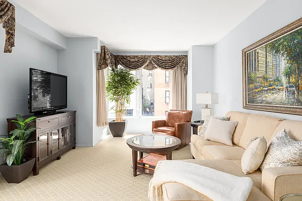 Sold by Compass | media 17