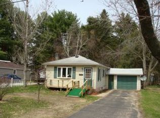 E1802 King Rd, Waupaca, WI 54981