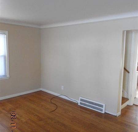 980 Fairwood Living Room