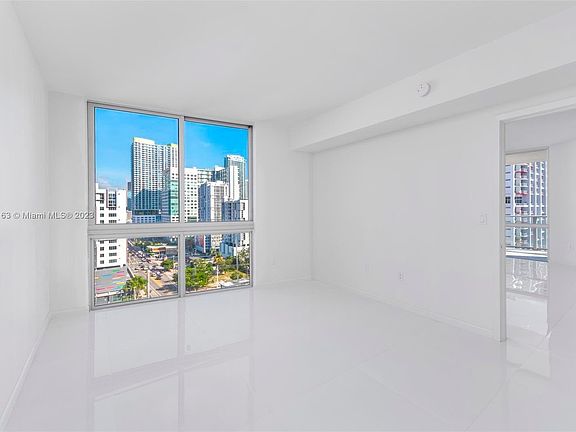 5th image of 1014 SW 2nd Ave