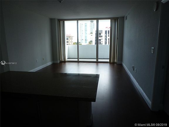 3rd image of 520 NE 29th St #606