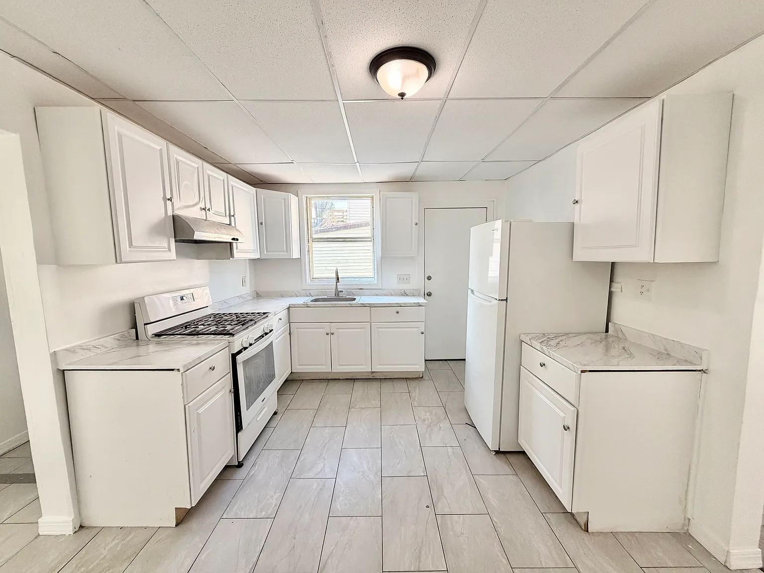 4 bed, 1.5 bath, 1508 sqft, $2,250 — Photo 4