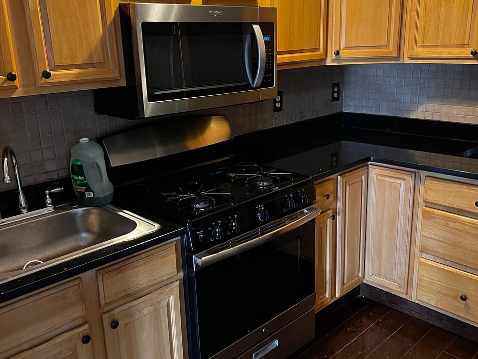 1st image of 1005 E 222nd St Floor 2