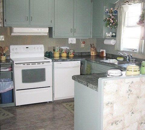 4th image of 934 Glade St