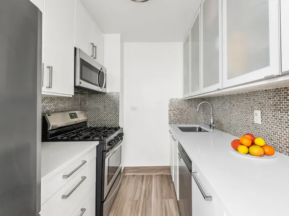 310 East 46th Street image 4 of 11