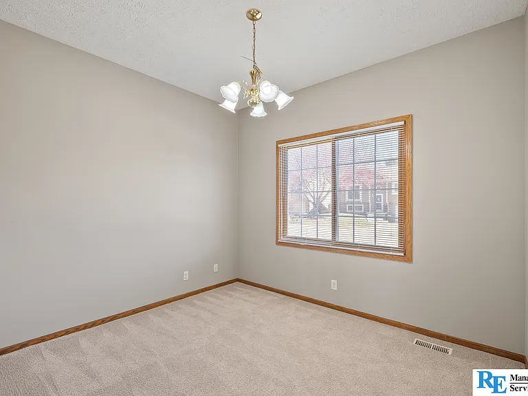 8920 N 81st Ave — Photo 11