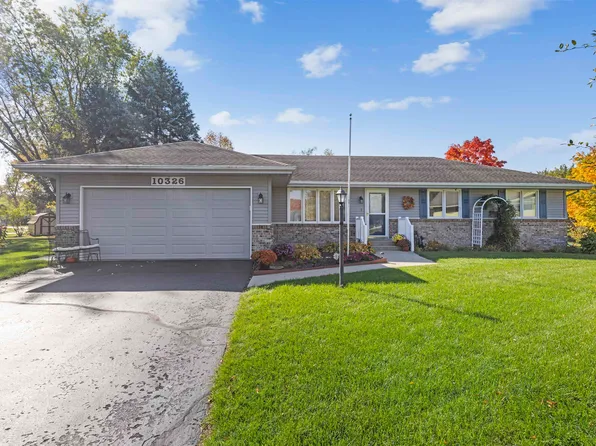 10326 Baederwood Dr, Machesney Park, IL 61115