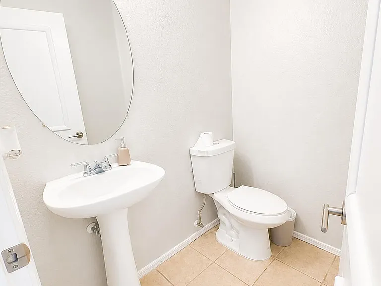 4917 W Behrend Dr — Photo 4