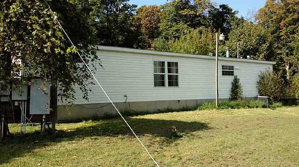 2nd image of 9244 Lippoldt Rd