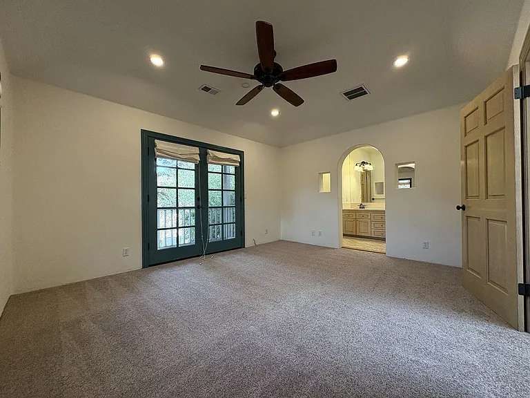 712 Elizabeth Ln — Photo 18