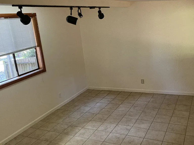 Large bonus room