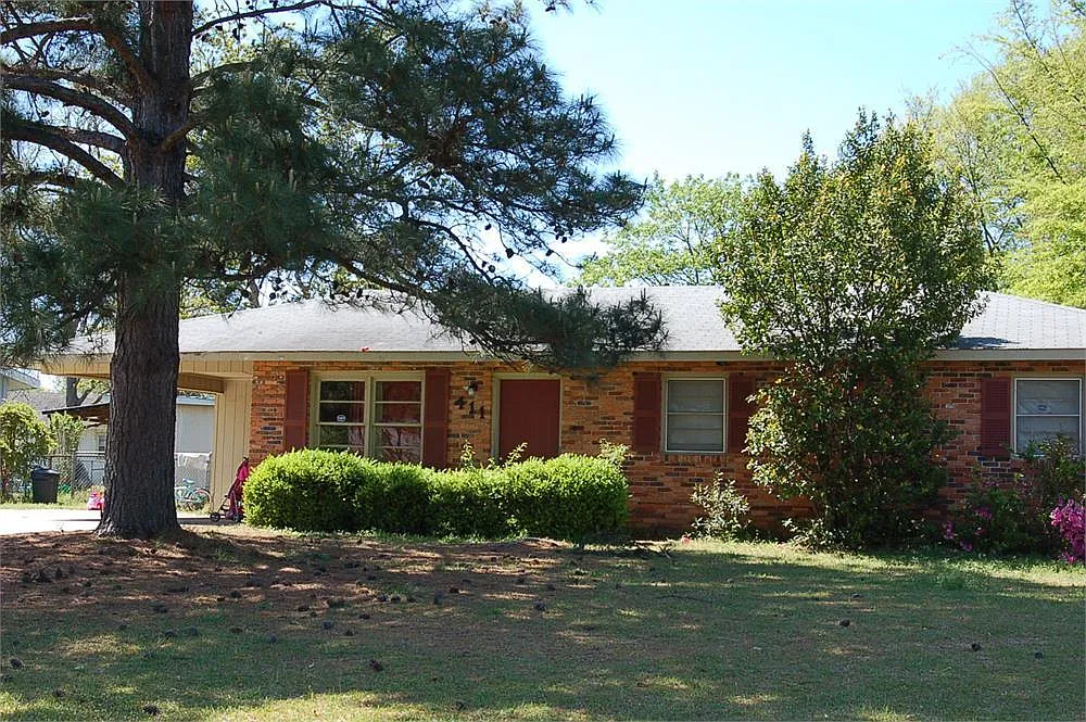 411 Carolina Ave photo 1