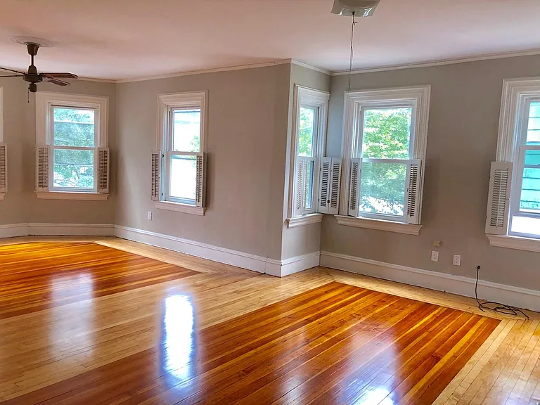 12 E George St #2 — Photo 4