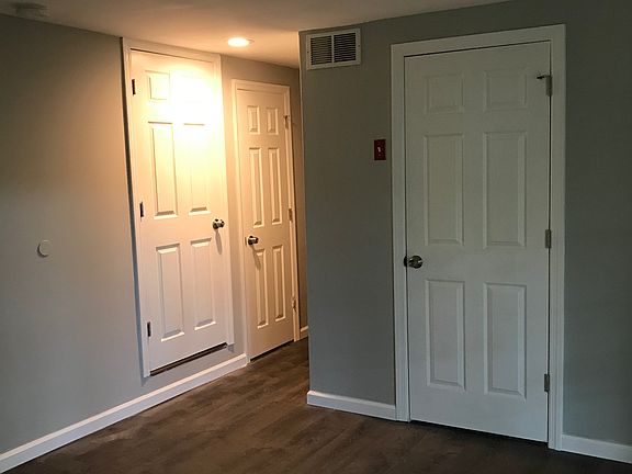 4th image of 132 Wayne St #2