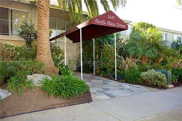 1645 Emerald St #1L — Photo 20
