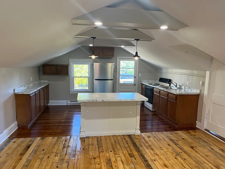 306 Balsam St #2 — Photo 10
