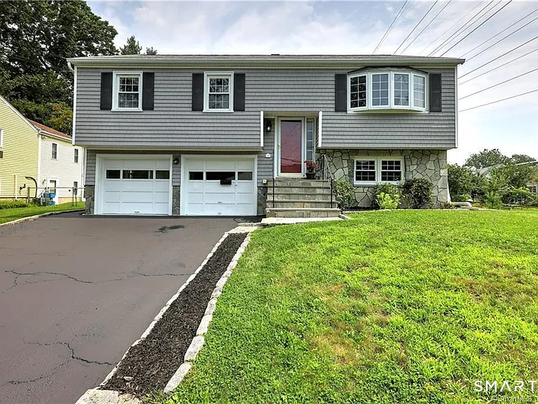 24 Beau St — Photo 1