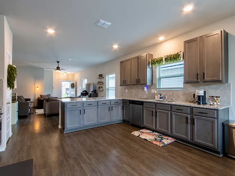 4114 Winchester Cv — Photo 9