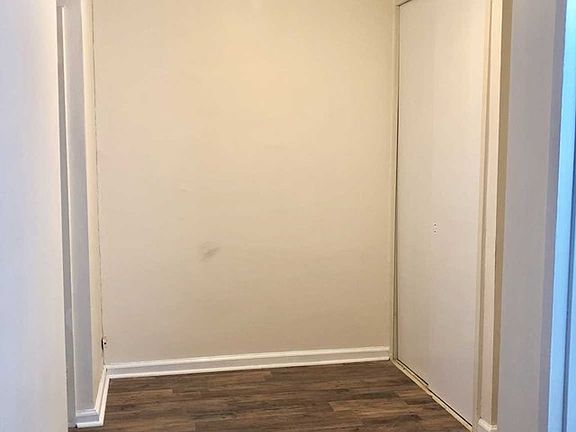 2nd image of 500 Linwood Dr APT 5E