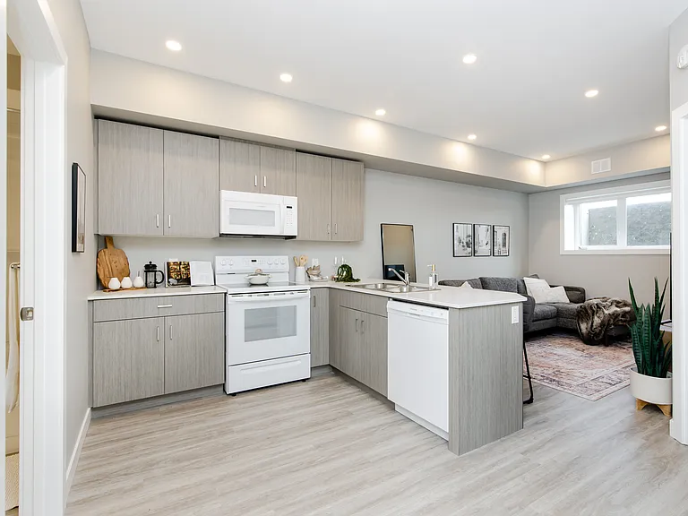 1650 Devonshire Dr W — Photo 18