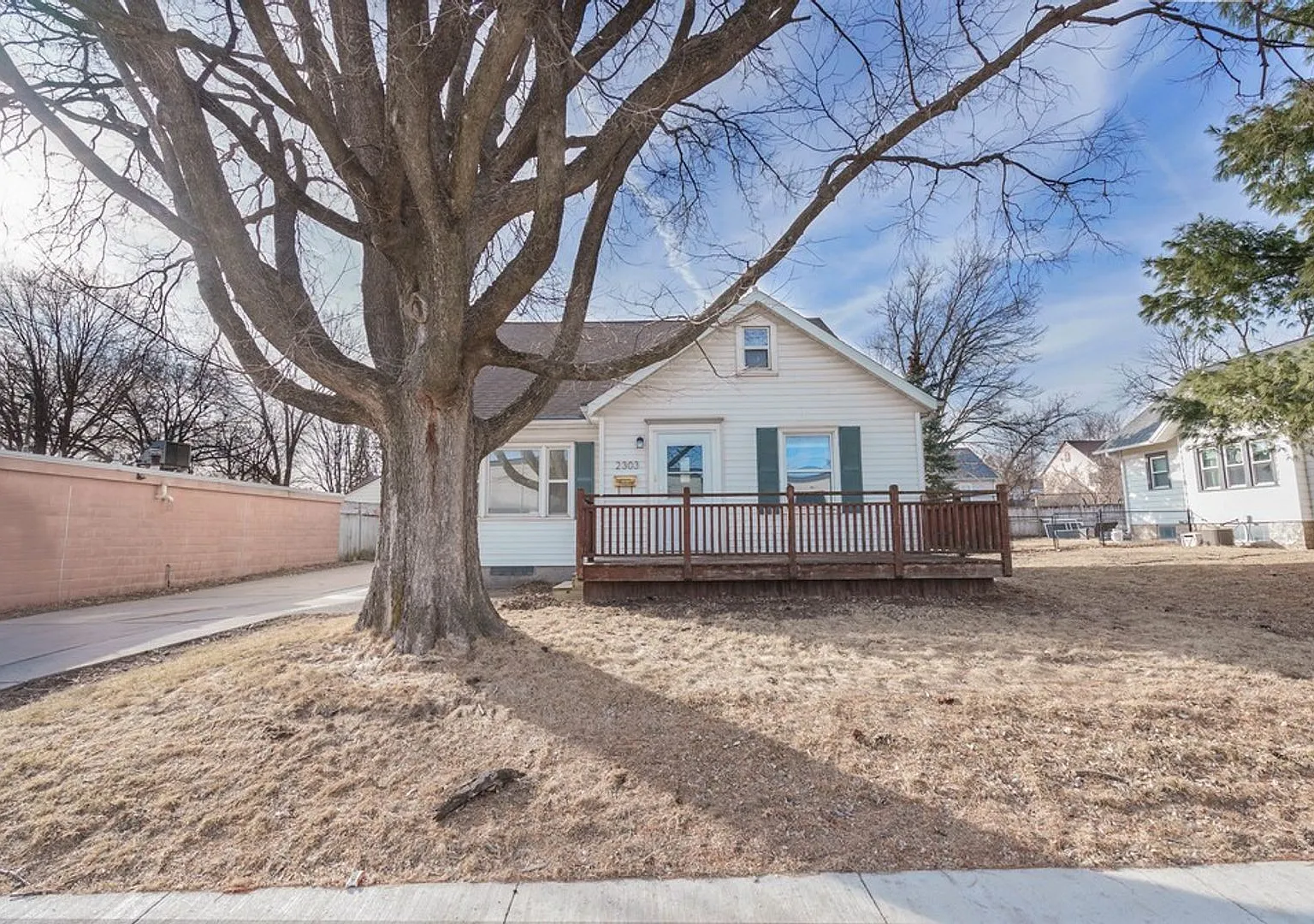 2303 Main Street — Photo 3