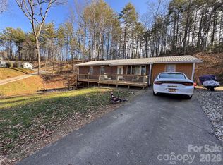 551 W Fort Hill Rd, Robbinsville, NC 28771