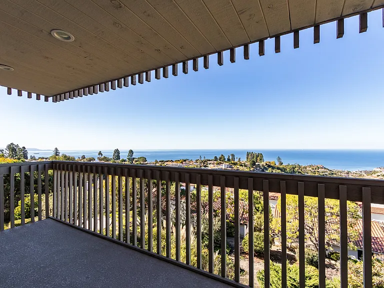 6542 Ocean Crest Dr #C204 — Photo 13