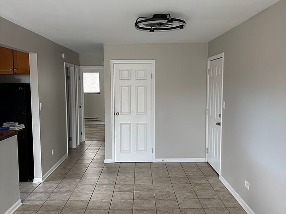5th image of 448 E Osage Ln APT 3A