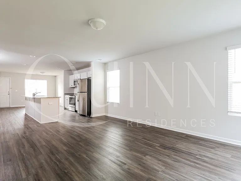 Tyger Pointe — Photo 15