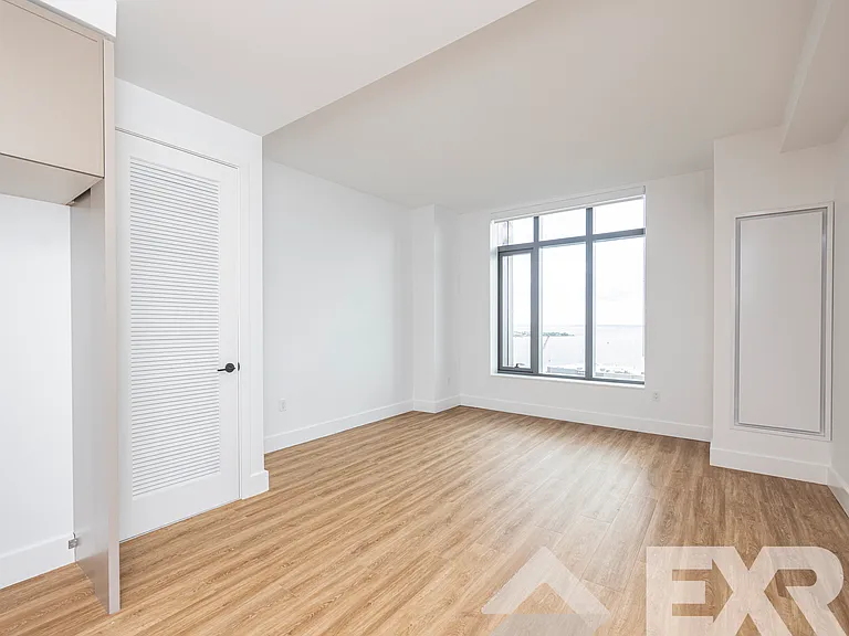 2230 Cropsey Ave #2009 — Photo 9