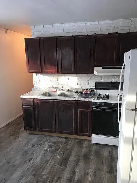 3 bed, 1008 sqft, $1,300 — Photo 3