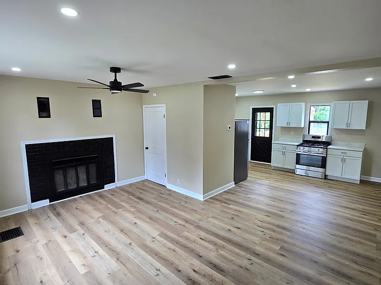 1302 Norton Ave — Photo 8