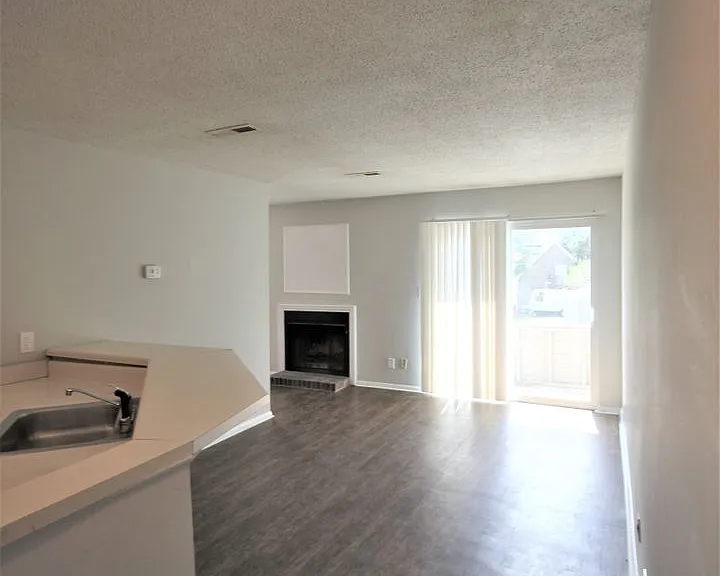 2704 Lantern Walk SE #G — Photo 8