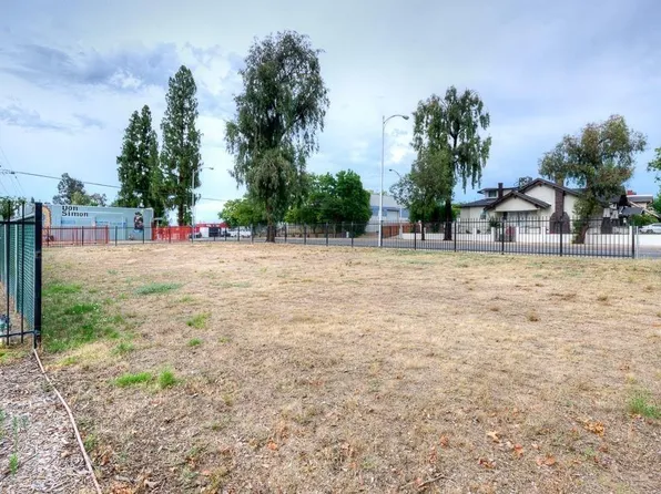 409 N 1st St, Fresno, CA 93702