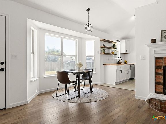 4th image of 3408 Christie Dr