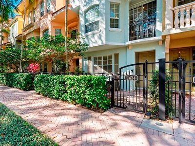 2434 San Pietro Circle, Palm Beach Gardens, FL, 33410