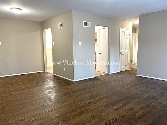 2nd image of 7206 Clover Ln