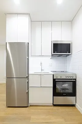 Rented by REAL New York | media 103