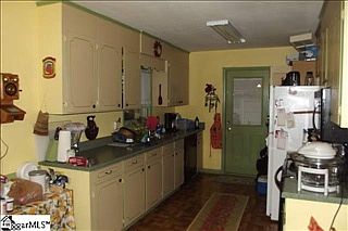 3rd image of 209 Chuckwood Dr