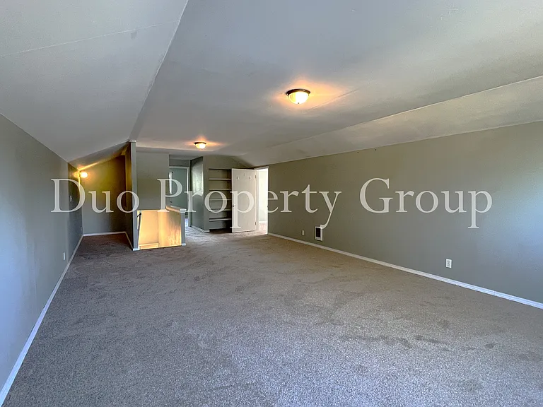 2035 Harvard Dr — Photo 25