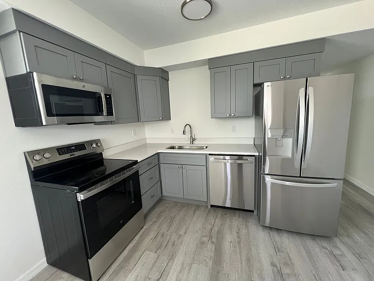 219 S Grandview Ave — Photo 23