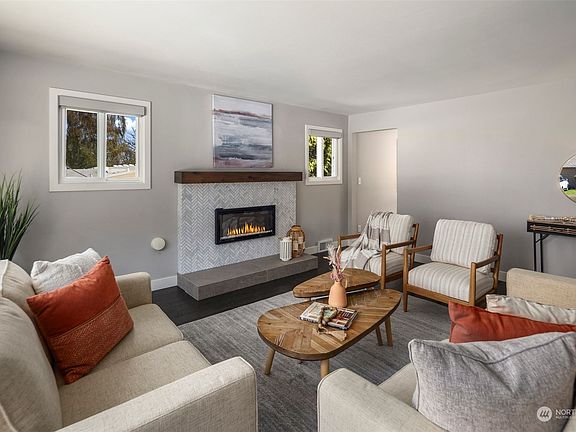 4th image of 14038 6th Avenue S