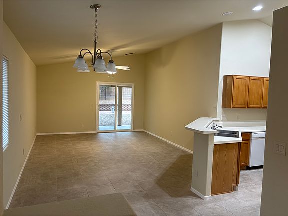 5th image of 2335 E Precious Shard Ct