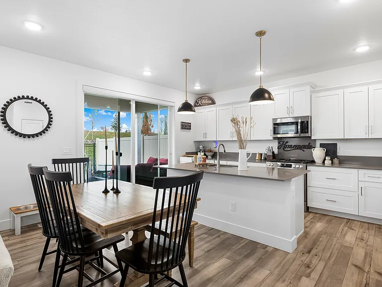 8154 W Fern St — Photo 12