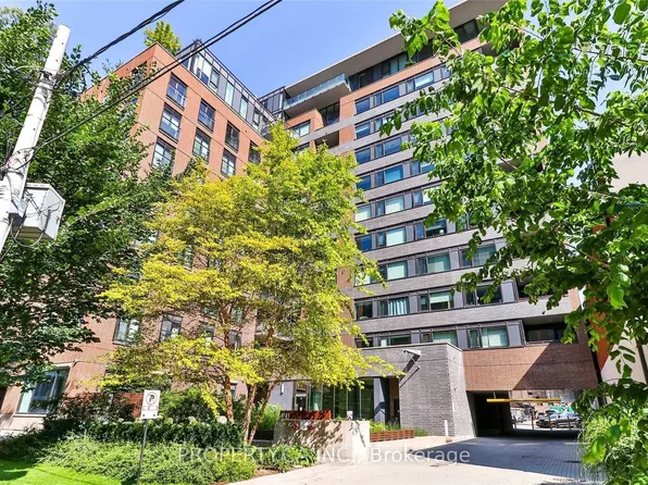 400 Wellington St W, Toronto, ON