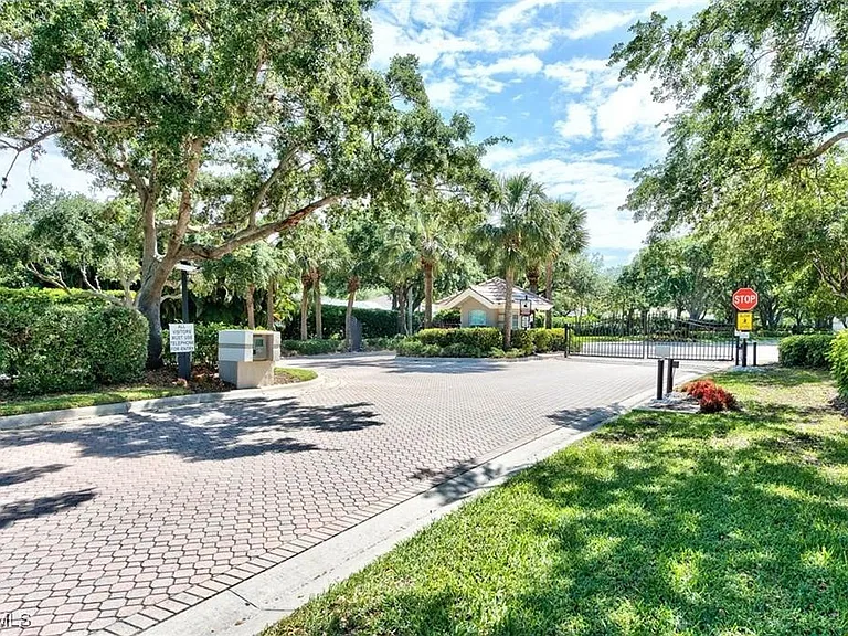8850 Creek Run Dr — Photo 19