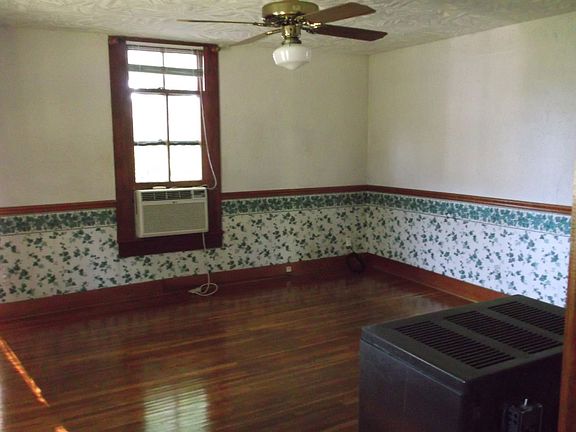 Living room/wood stove