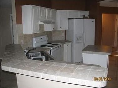 3rd image of 336 NW Broadview St