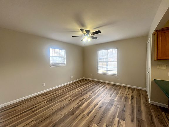 5th image of 125 Robertson St